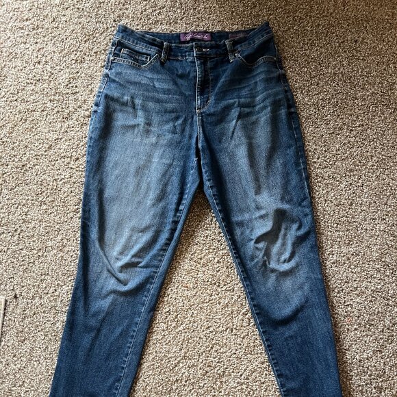 Gloria Vanderbilt Amanda Slim Jeans in Size 10 Floral Embroidered Pockets - Picture 8 of 9